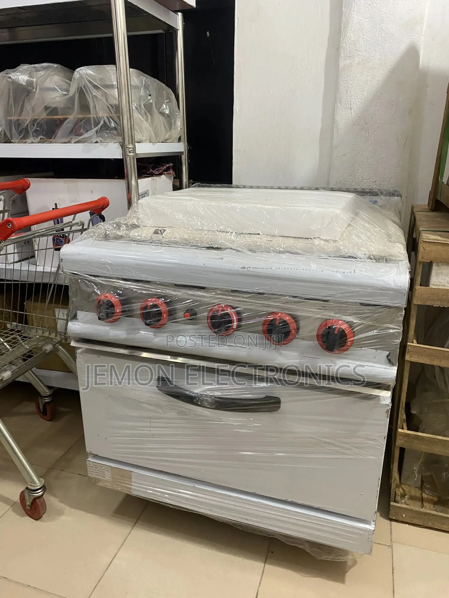 Durable 4 Burner Gas Cooker With Spacious Oven