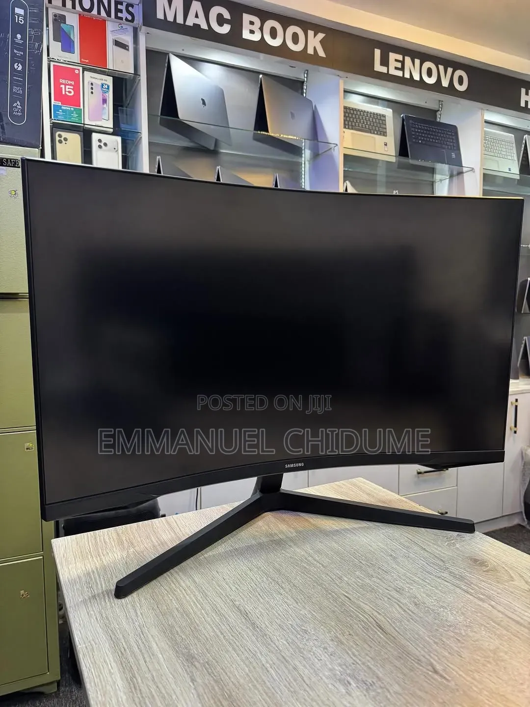 Samsung 32 Inches Curved Monitor 144hz by 1440p