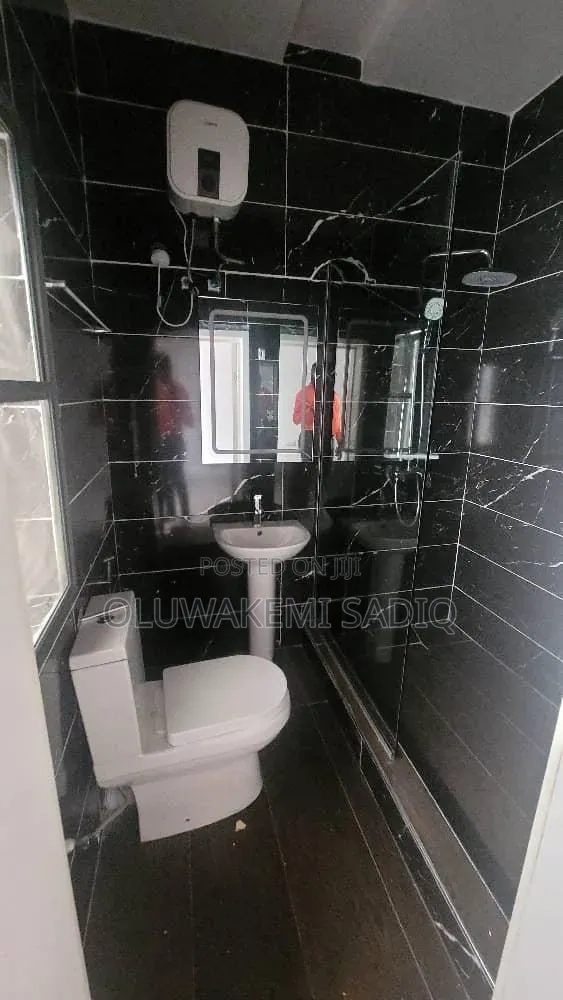4bdrm Duplex in Banana Island for rent