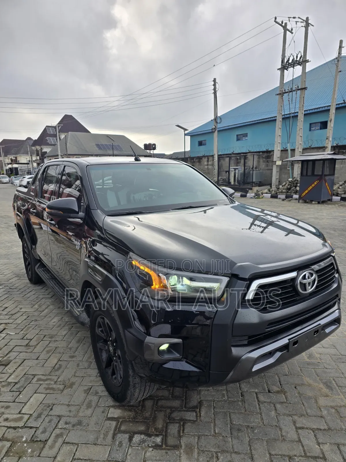 New Toyota Hilux 2022 Black