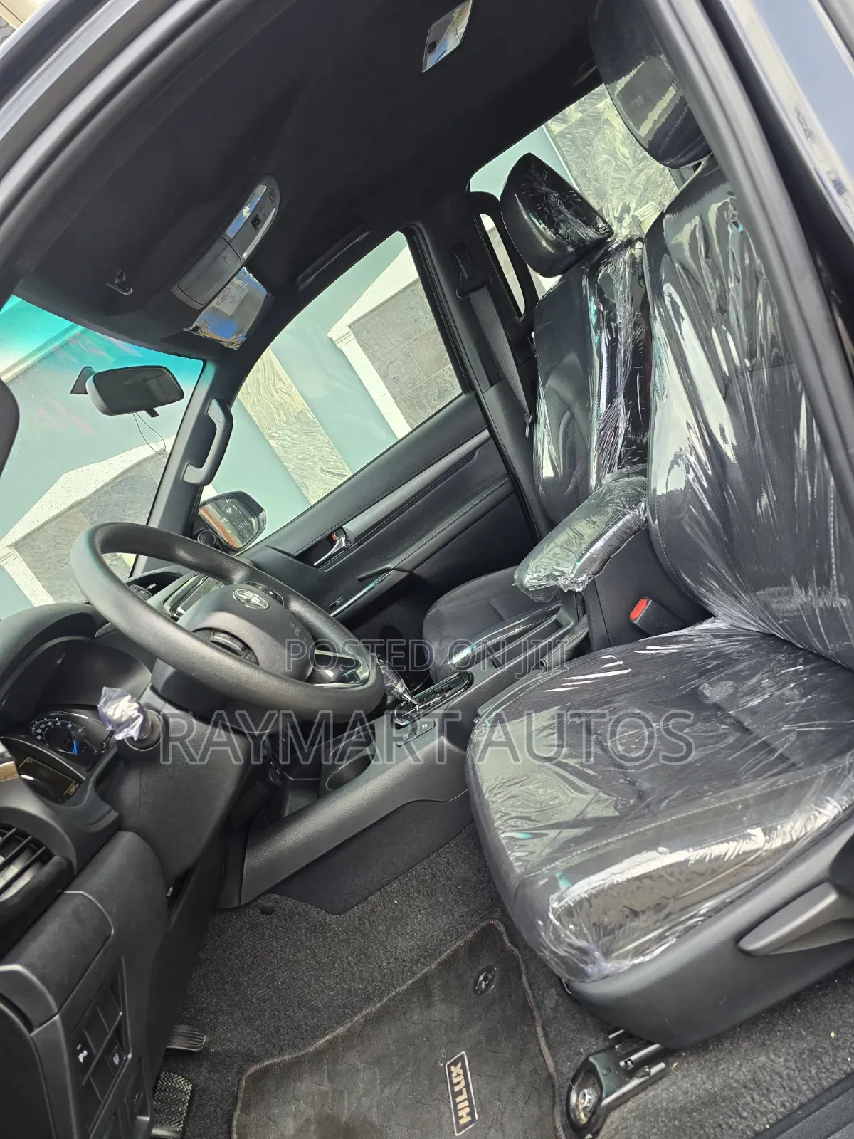New Toyota Hilux 2022 Black