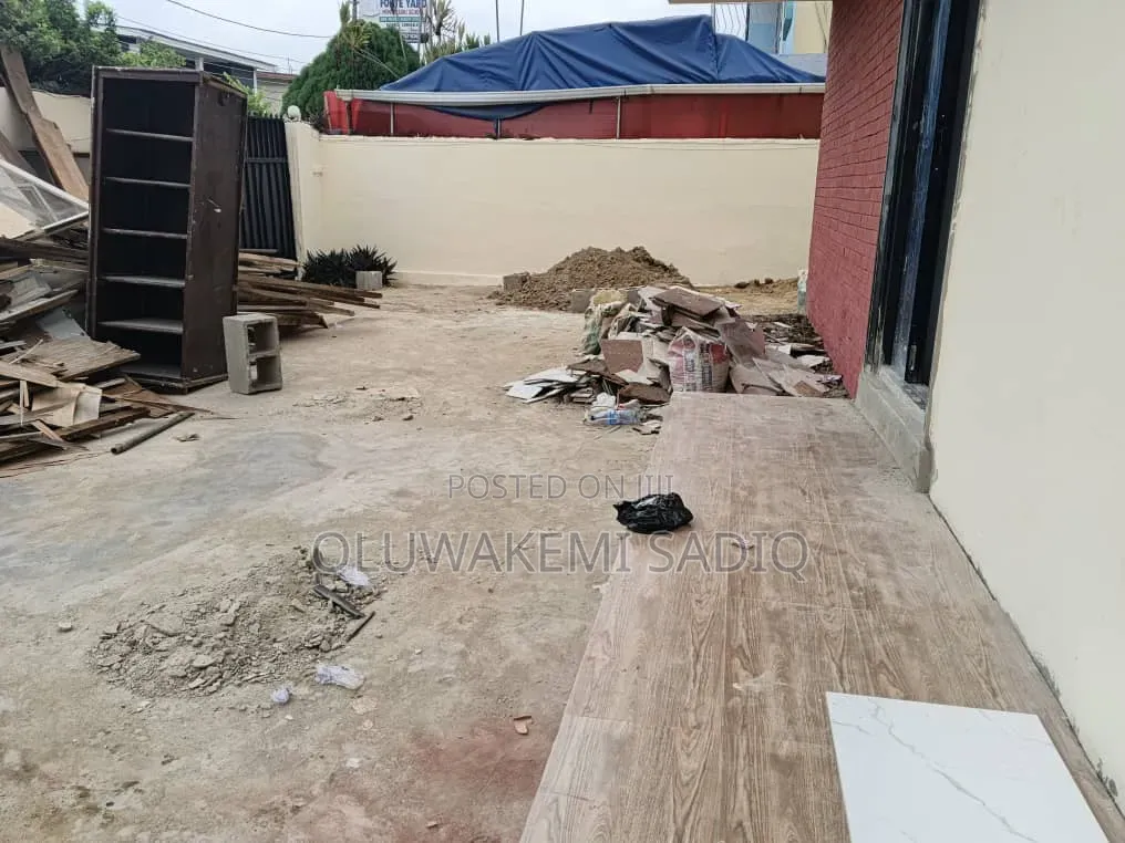4bdrm Duplex in Adeniyi Jones for rent