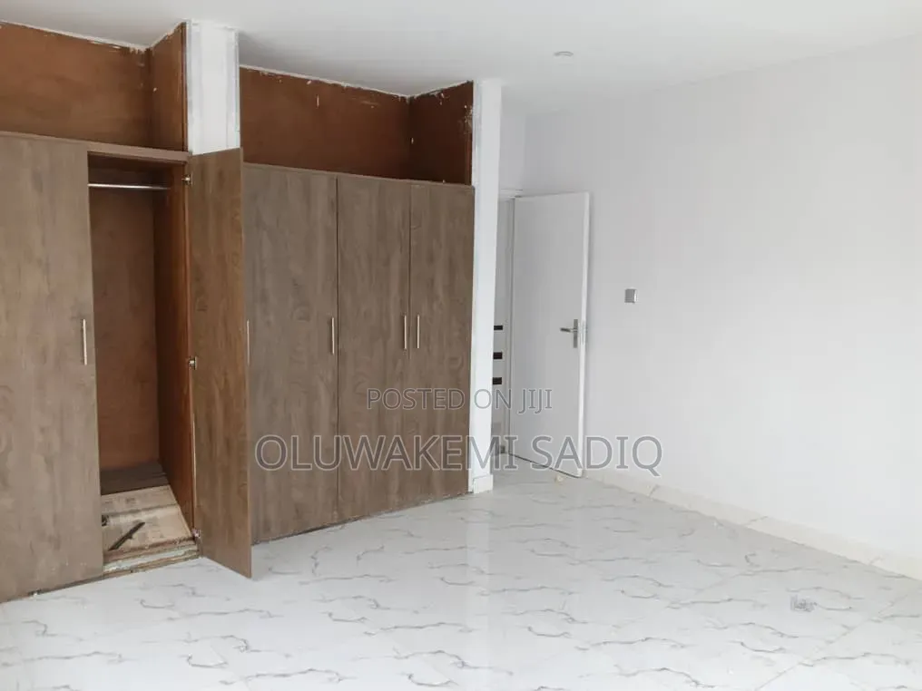 4bdrm Duplex in Adeniyi Jones for rent