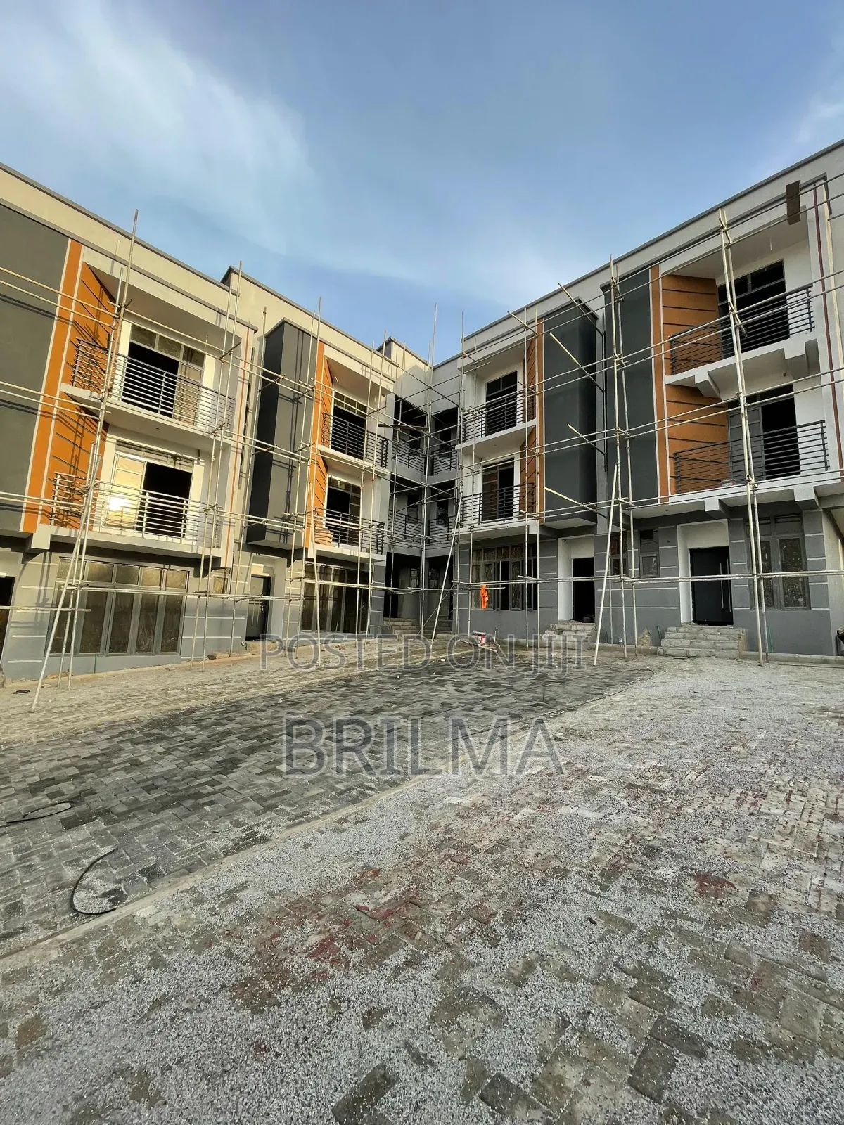 4bdrm Duplex in Life Camp for sale