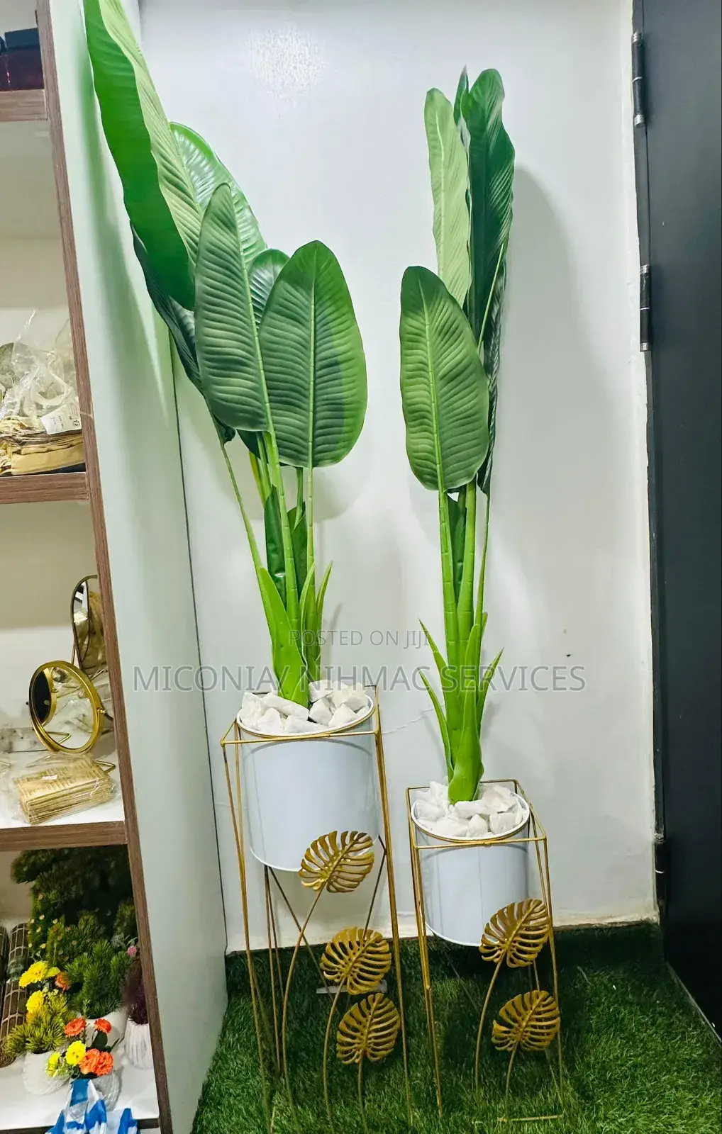Luxurious 3-in-1 Artificial Plant Stand Set