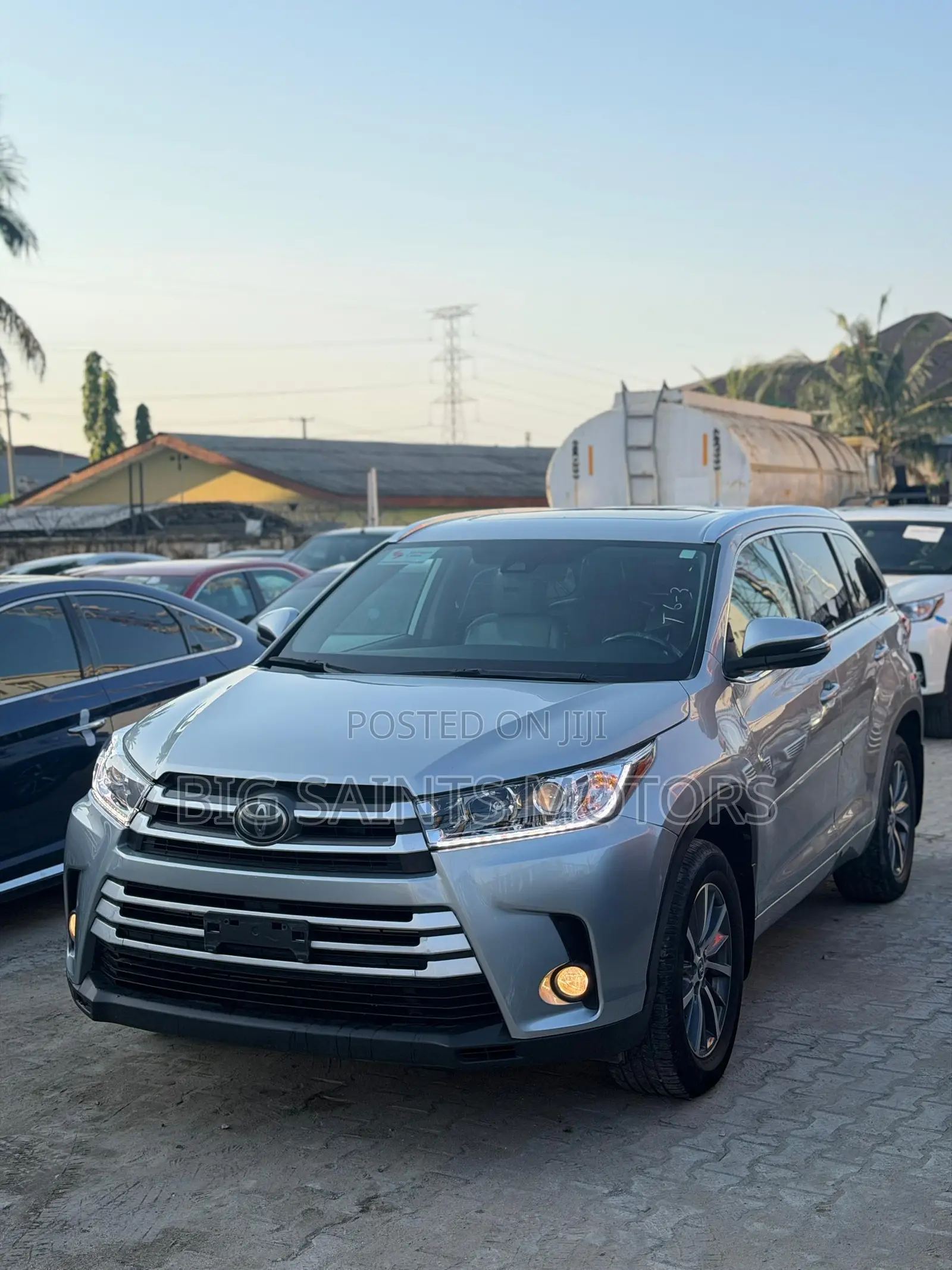 Toyota Highlander XLE 4x2 V6 (3.5L 6cyl 8A) 2018 Blue