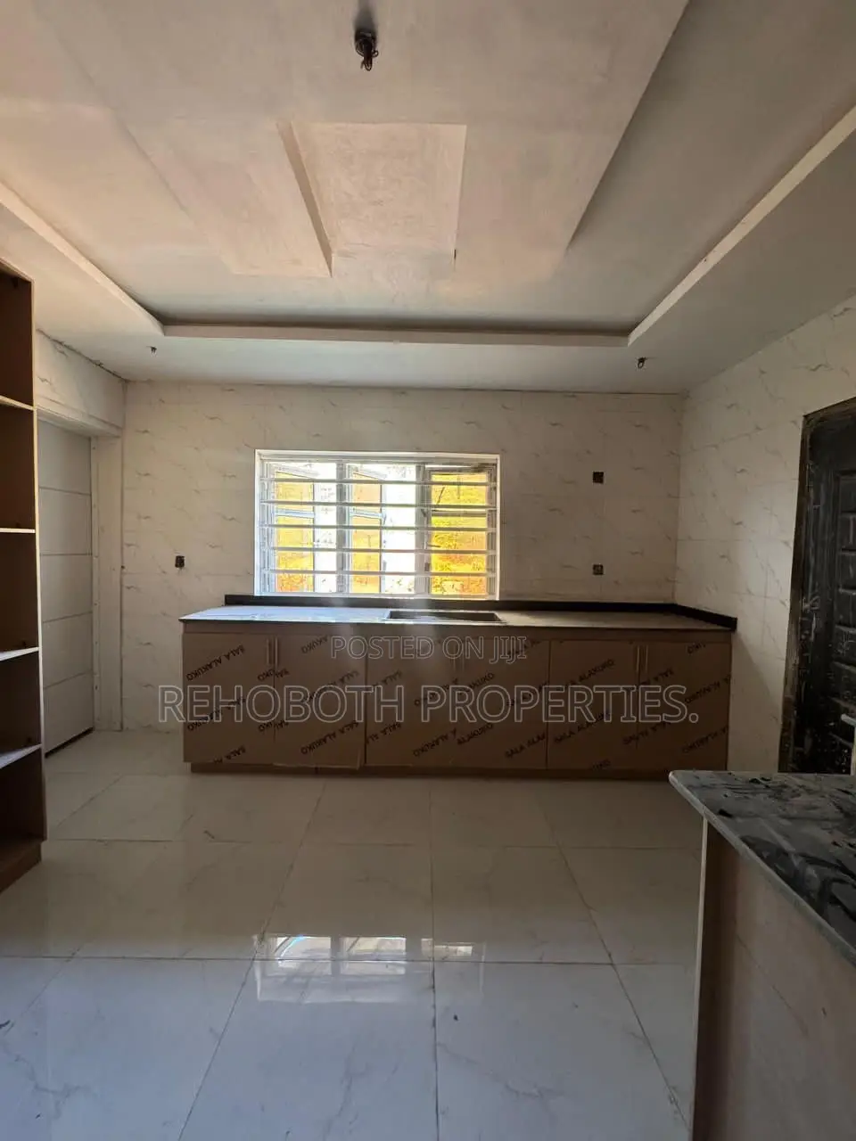 3bdrm Apartment in Alalubosa for rent