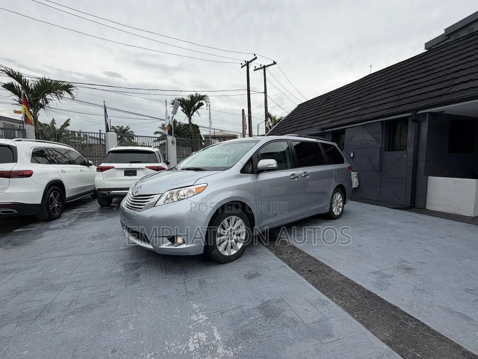 Toyota Sienna Limited AWD 7-Passenger 2013 Gray