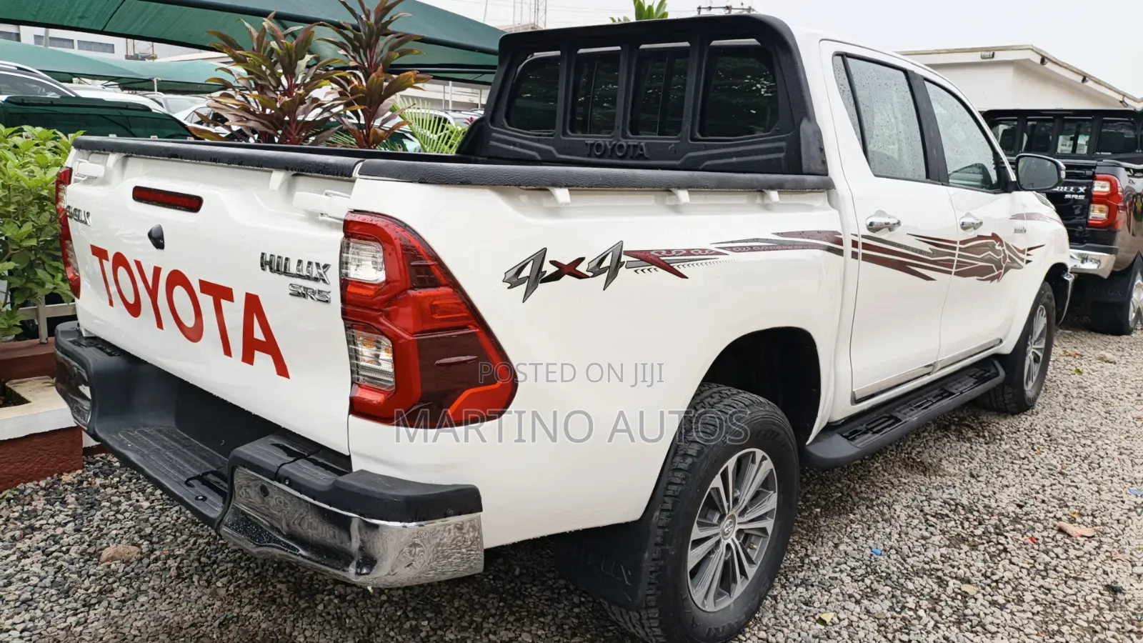 Toyota Hilux 2021 White