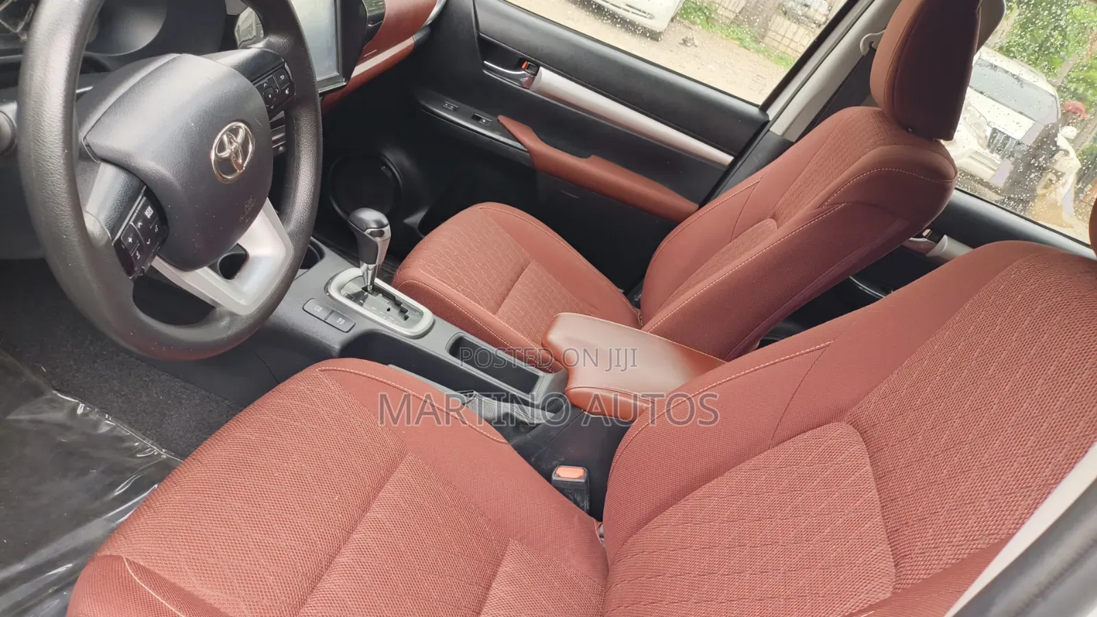 Toyota Hilux 2021 White