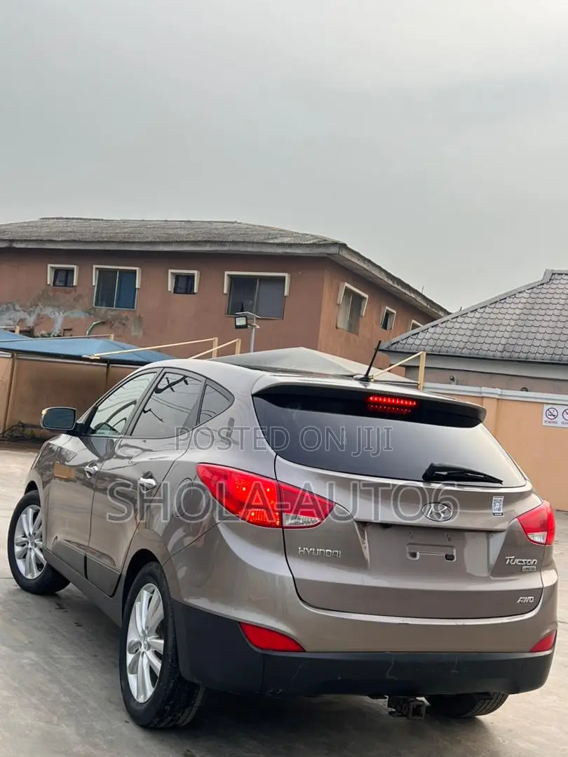 Hyundai Tucson Limited AWD 2012 Brown