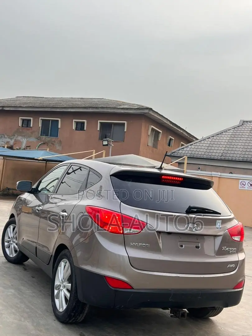Hyundai Tucson Limited AWD 2012 Brown
