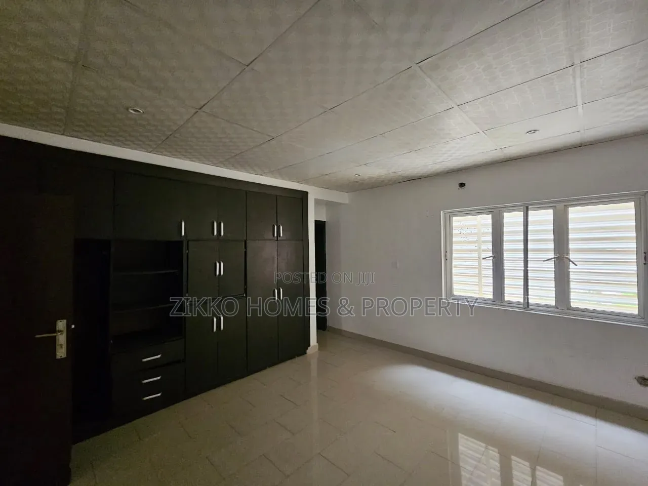 3bdrm Apartment in Bourdillion Road, Old Ikoyi for sale
