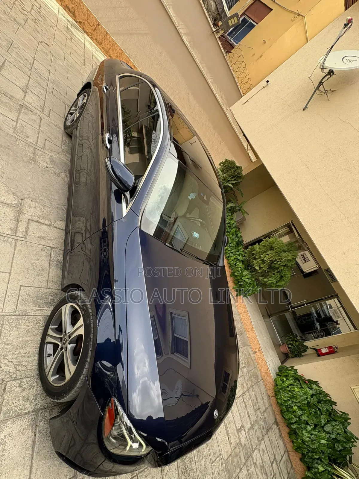 Mercedes-Benz E300 2018 Blue