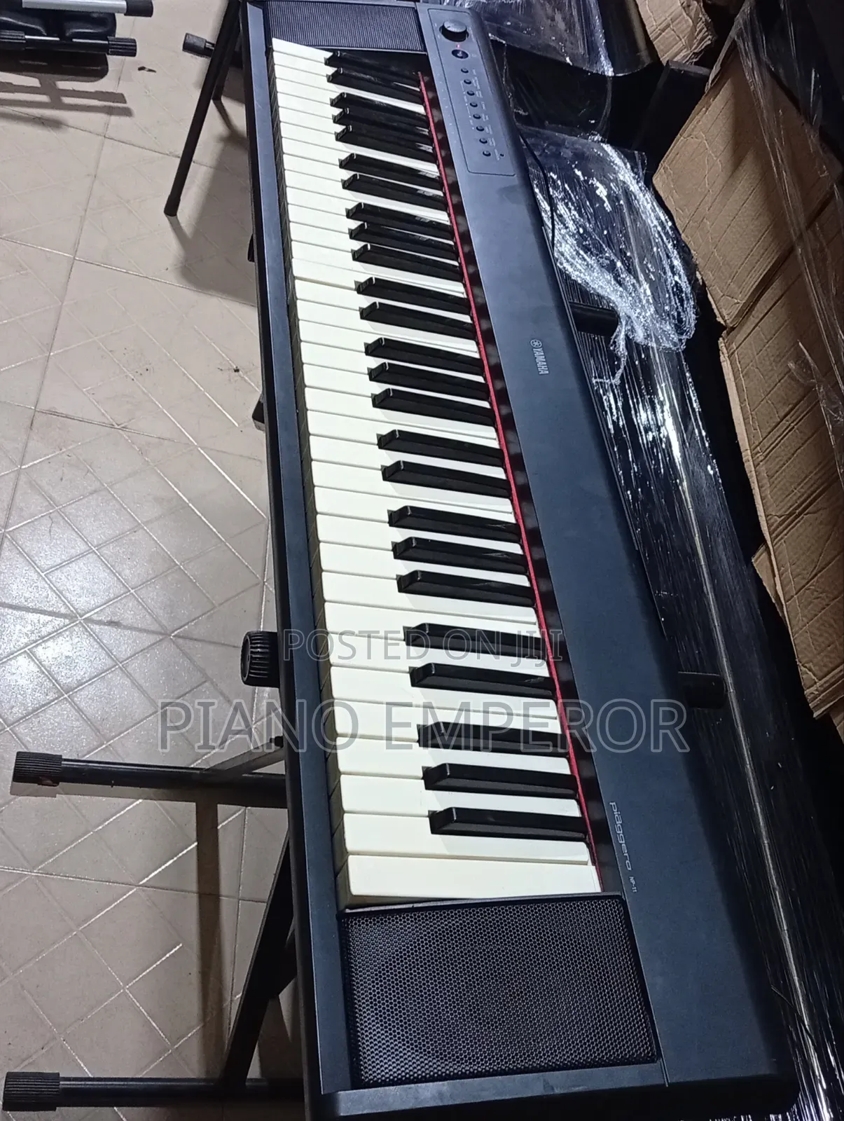 Yamaha Np-11 Piaggero Keyboard  Neat Sound Excellent Condition