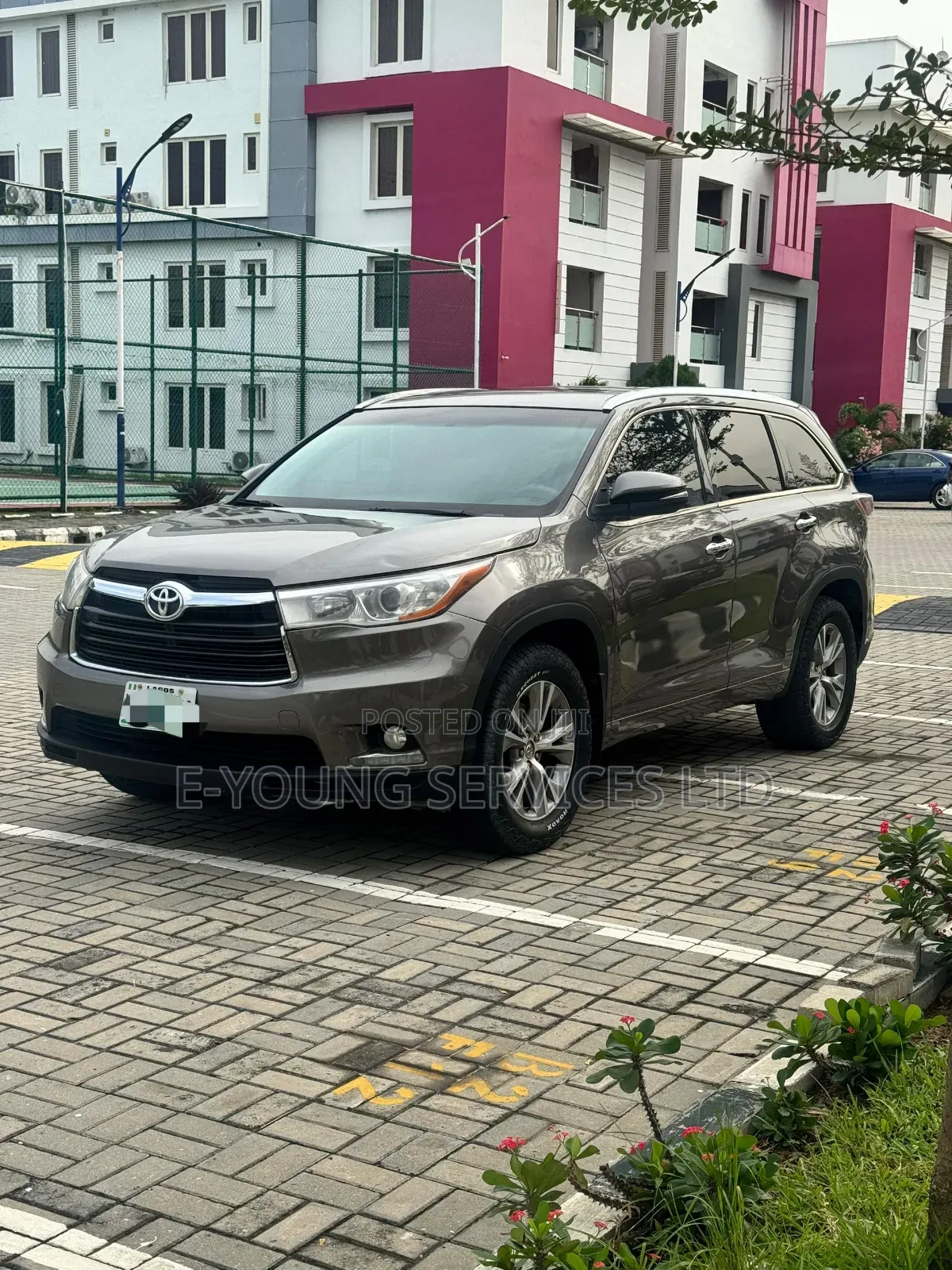 Toyota Highlander Limited 4dr SUV AWD (3.5L 6cyl 6A) 2015 Gray