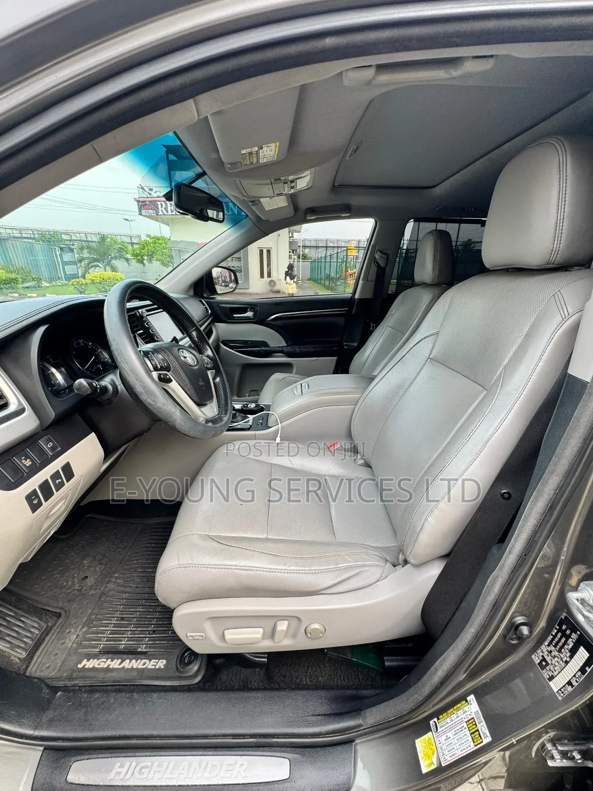 Toyota Highlander Limited 4dr SUV AWD (3.5L 6cyl 6A) 2015 Gray