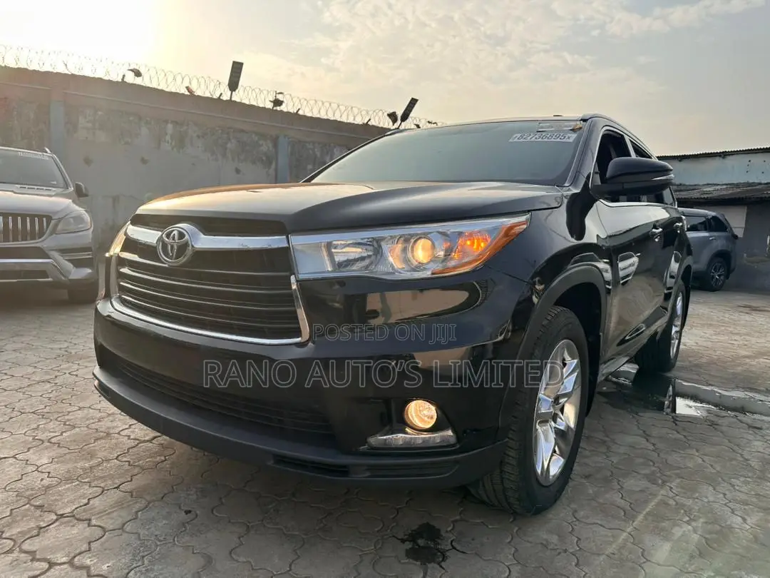 Toyota Highlander LE Plus 4dr SUV AWD (3.5L 6cyl 6A) 2015 Black