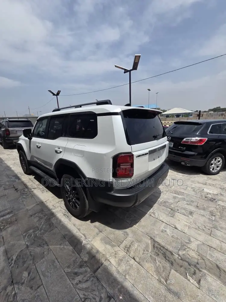 Toyota Land Cruiser Prado 2.4 Petrol 2025 White