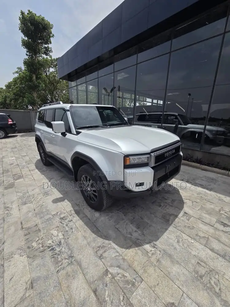 Toyota Land Cruiser Prado 2.4 Petrol 2025 White