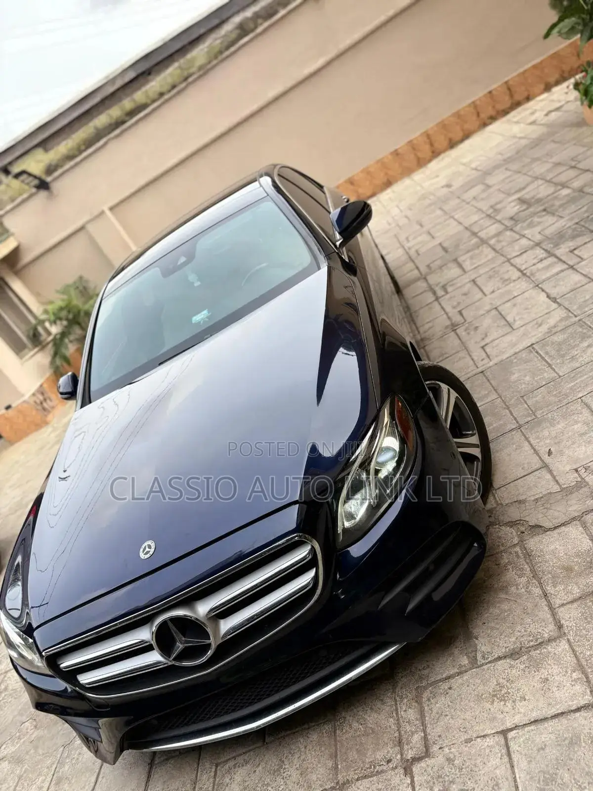 Mercedes-Benz E300 2018 Blue