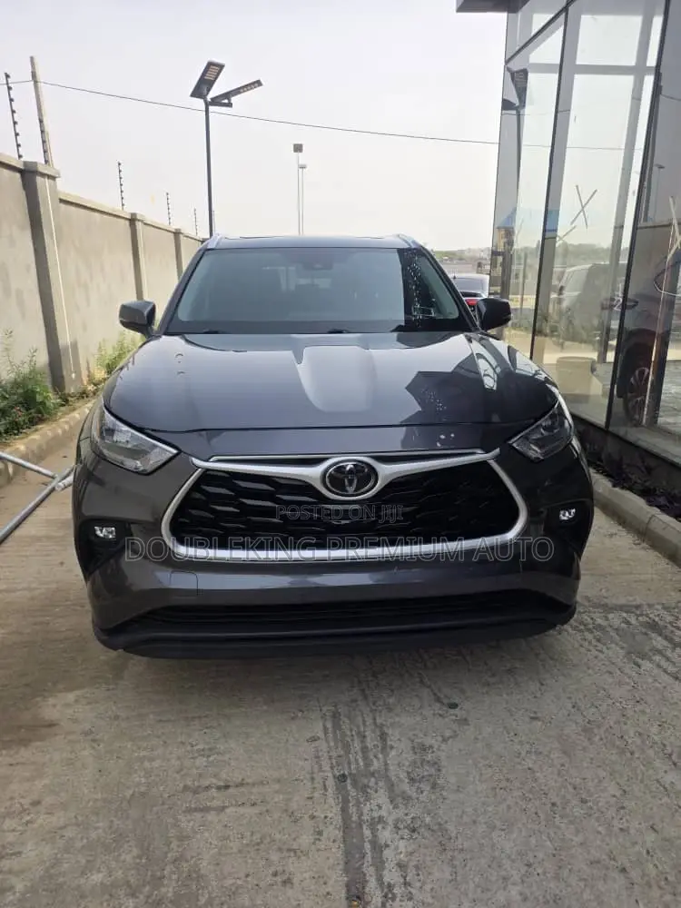 Toyota Highlander XLE AWD 2023 Black