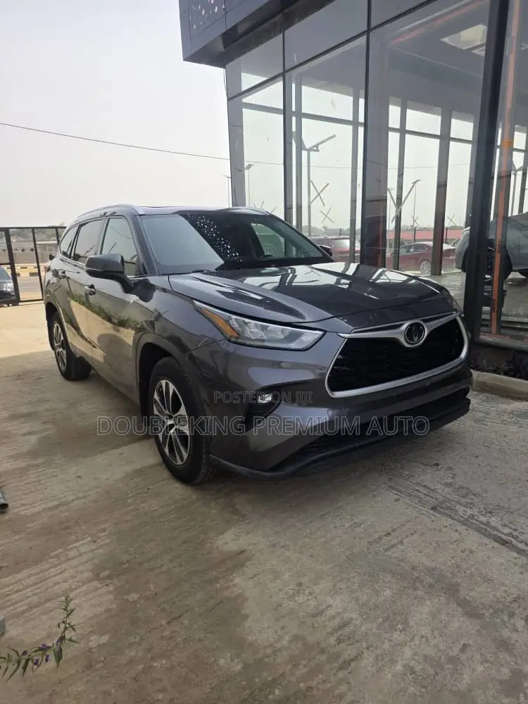 Toyota Highlander XLE AWD 2023 Black
