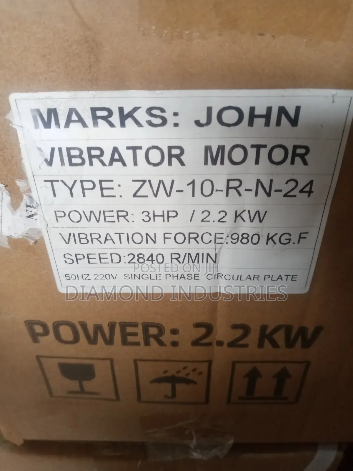 Vibrator Use for Molding of Block