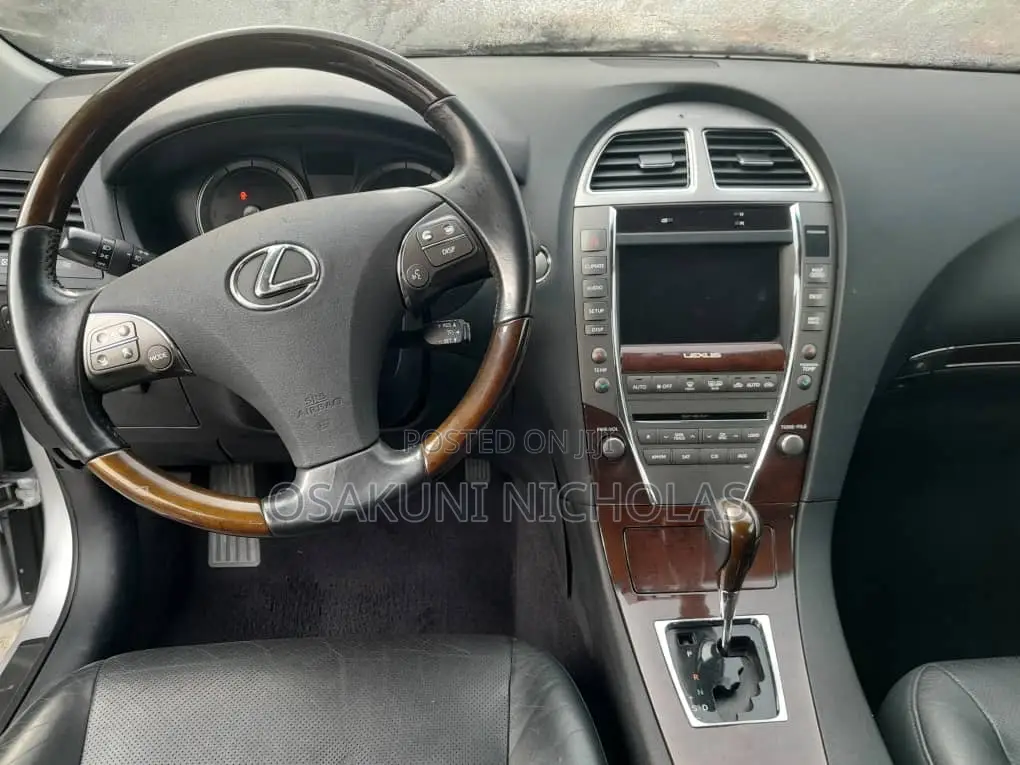 Lexus ES 2012 Gray