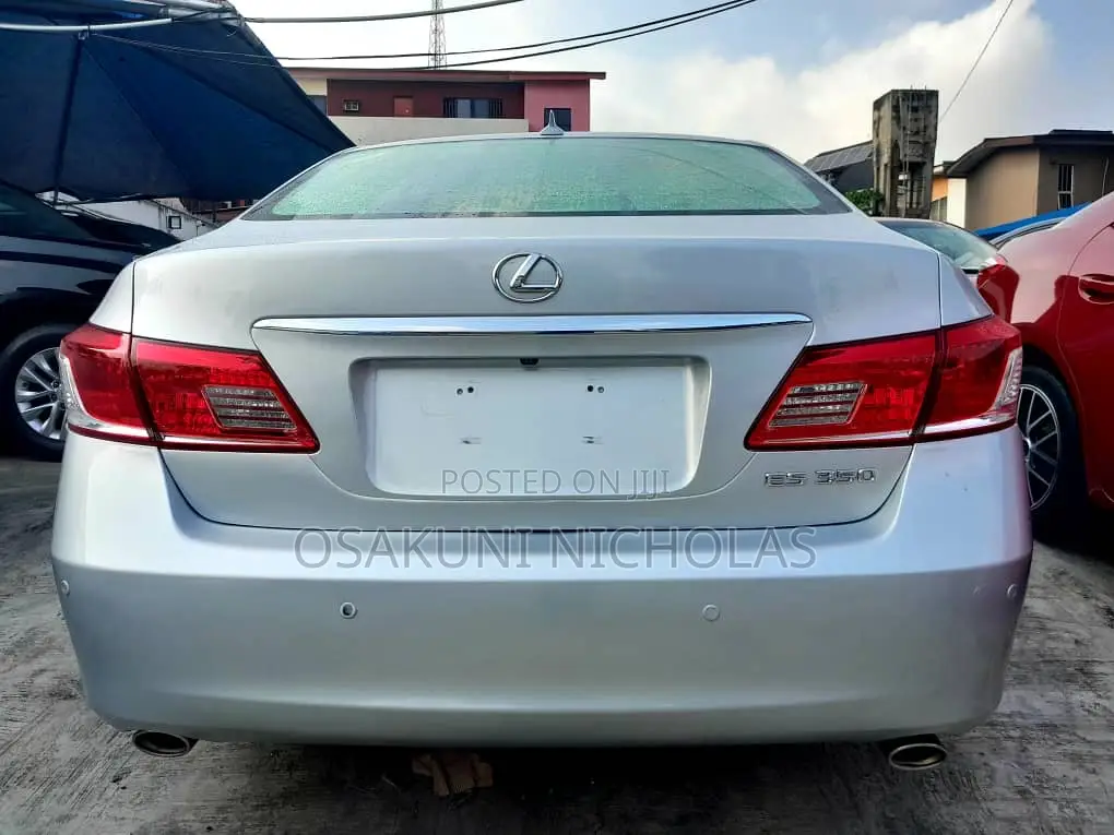 Lexus ES 2012 Gray
