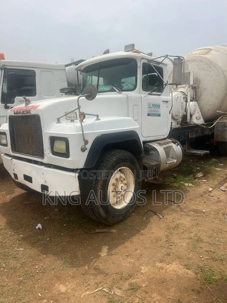 Mack Rd Concrete Mixer Truck