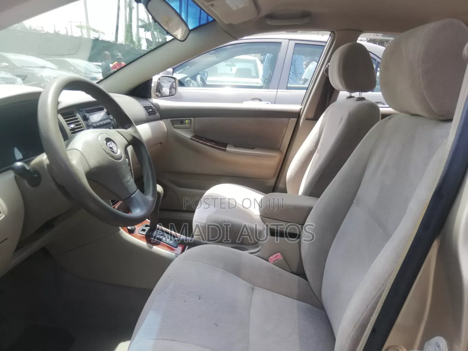 Toyota Corolla LE 2005 Gold