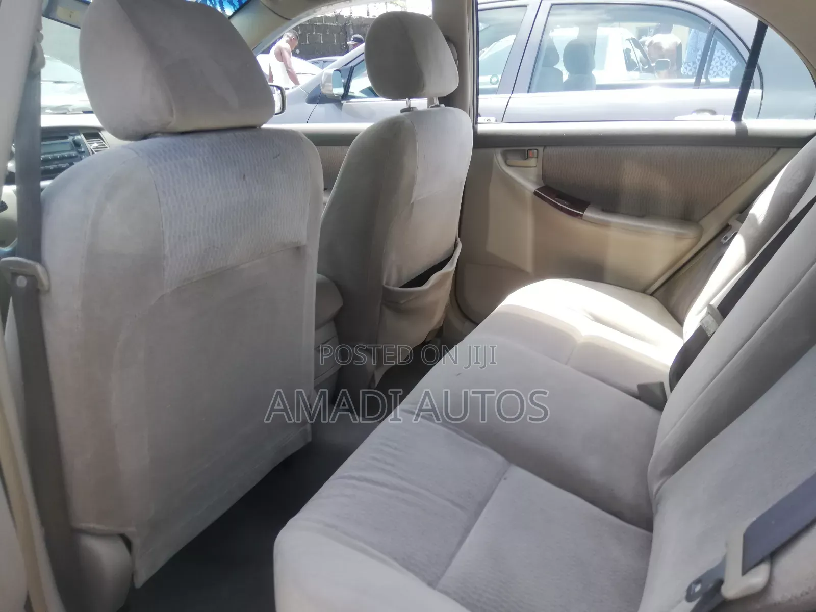 Toyota Corolla LE 2005 Gold