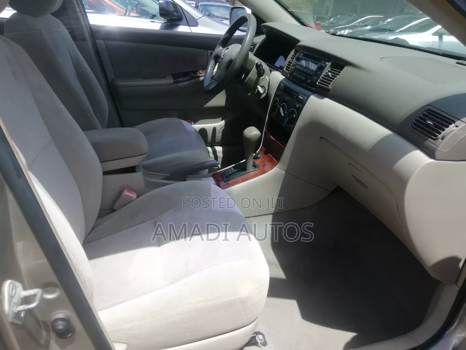 Toyota Corolla LE 2005 Gold