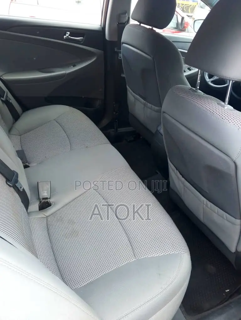 Hyundai Sonata SE Sedan FWD (2.4L 4cyl 6A) 2013 Silver