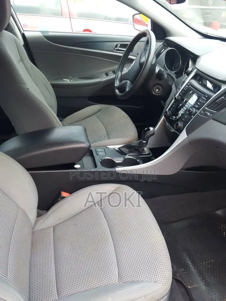 Hyundai Sonata SE Sedan FWD (2.4L 4cyl 6A) 2013 Silver