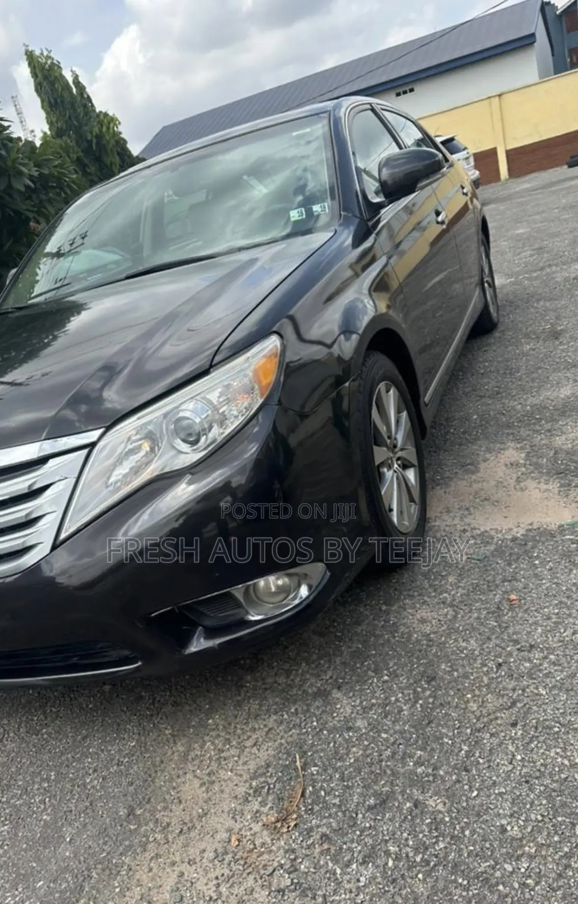 Toyota Avalon Limited Sedan FWD (3.5L 6cyl 6A) 2011 Black