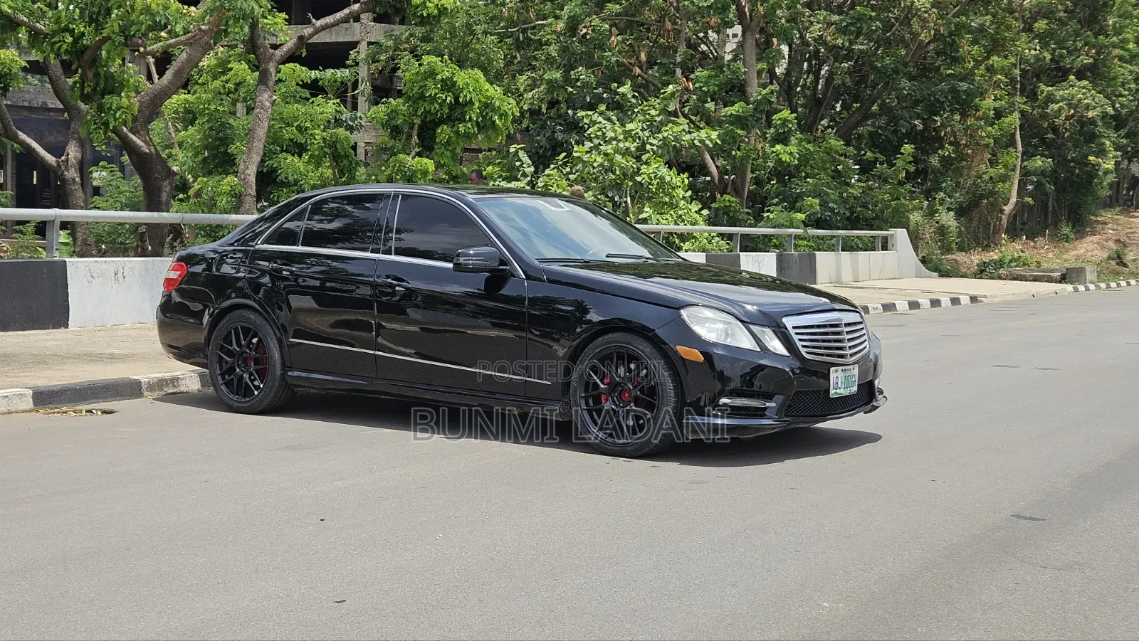 Mercedes-Benz E350 Base 4Matic Sedan AWD (3.5L 6cyl 7A) 2010 Red