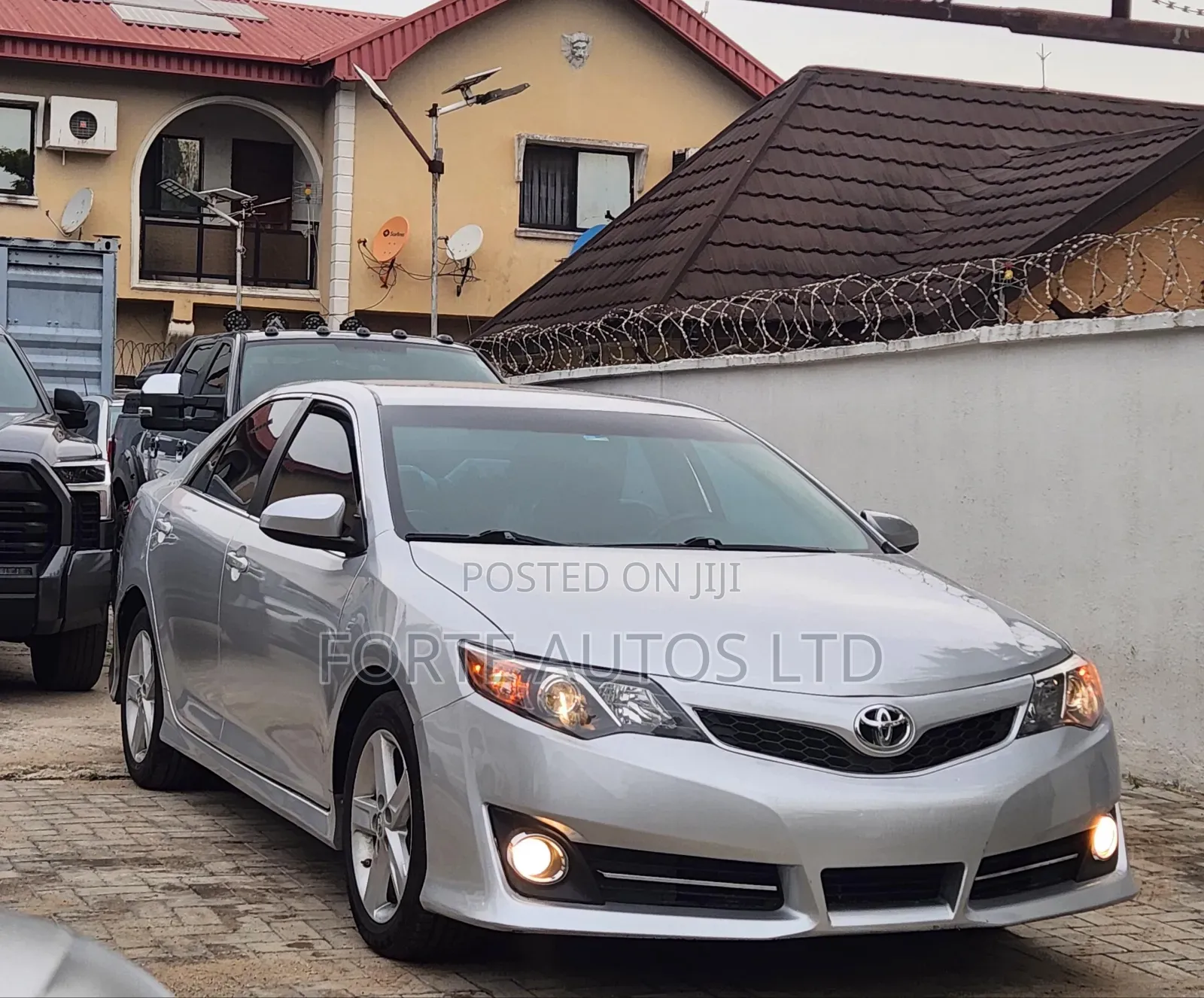 Toyota Camry SE 4dr Sedan (2.5L 4cyl 6A) 2014 Silver