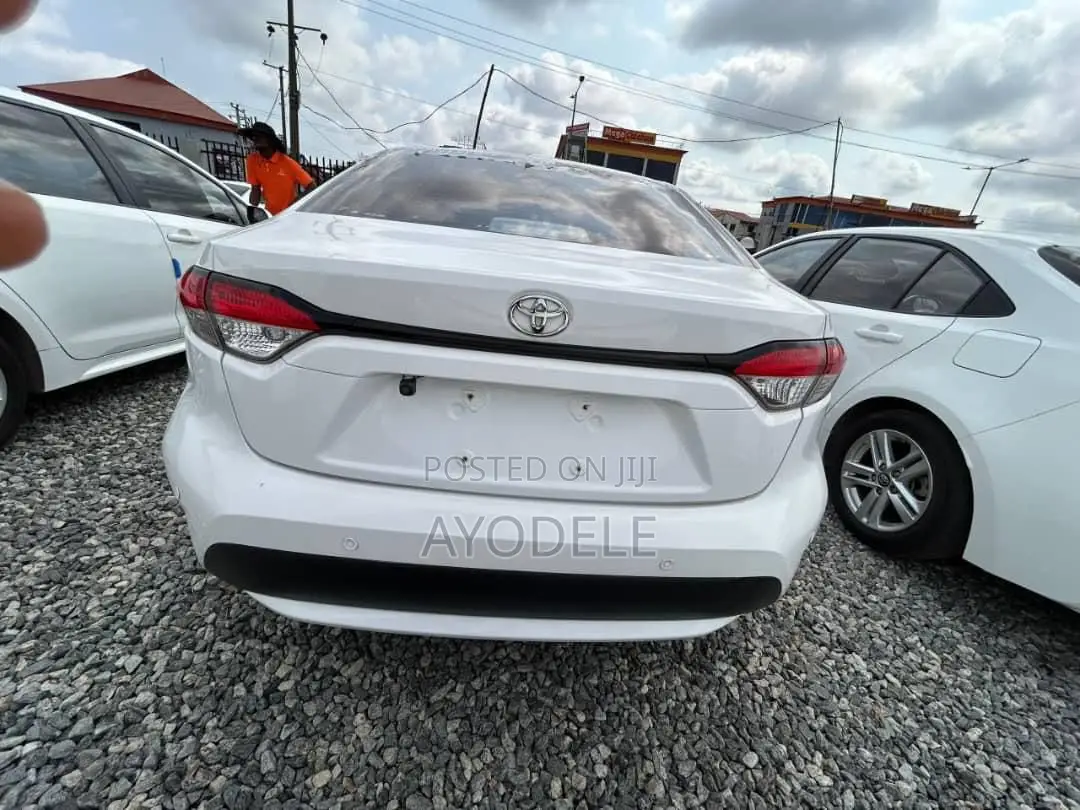Toyota Corolla 2021 White