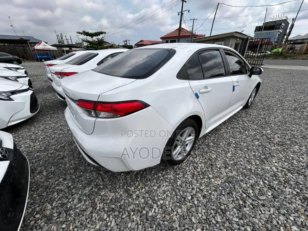 Toyota Corolla 2021 White
