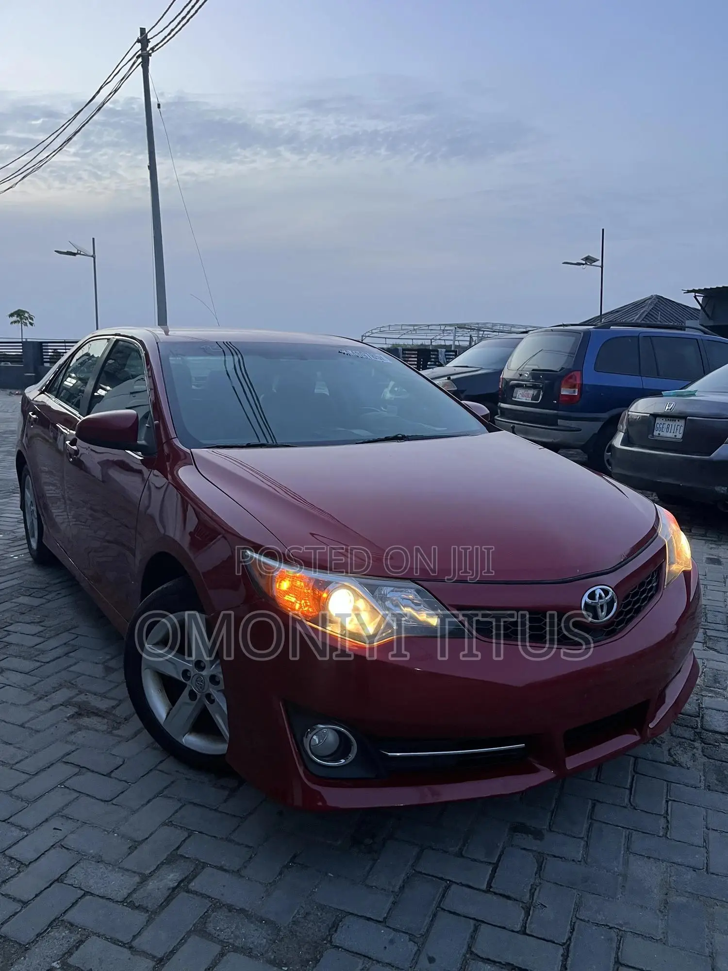 Toyota Camry SE 4dr Sedan (2.5L 4cyl 6A) 2013 Red