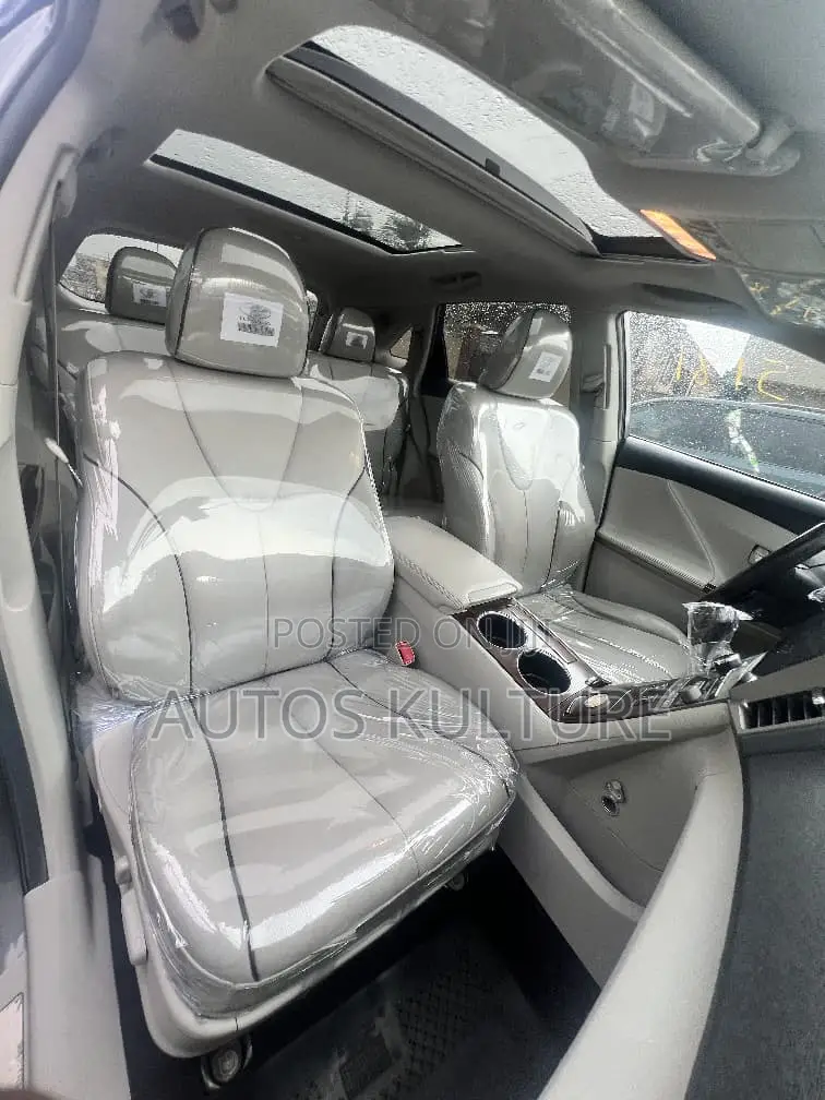 Toyota Venza XLE 2012 Gray