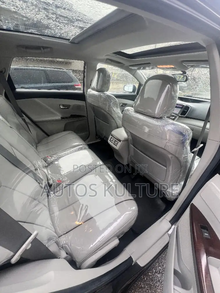 Toyota Venza XLE 2012 Gray