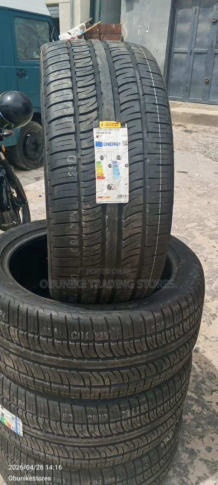 295/40r22 Pirelli Tyre