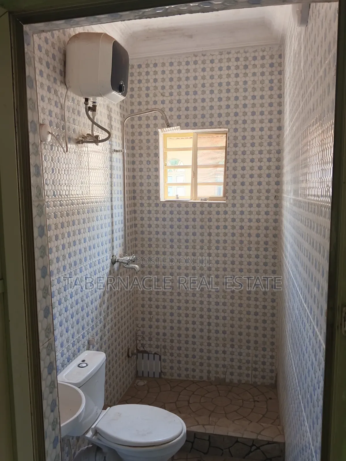 2bdrm Apartment in Ayonnusi Estate, for rent