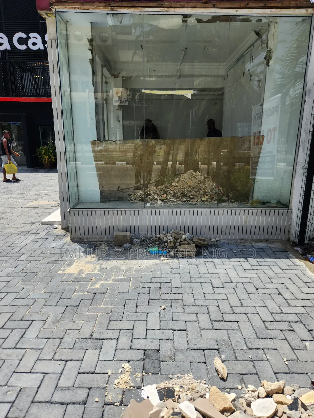 Shop for Rent at Vi in a Very Busy Road