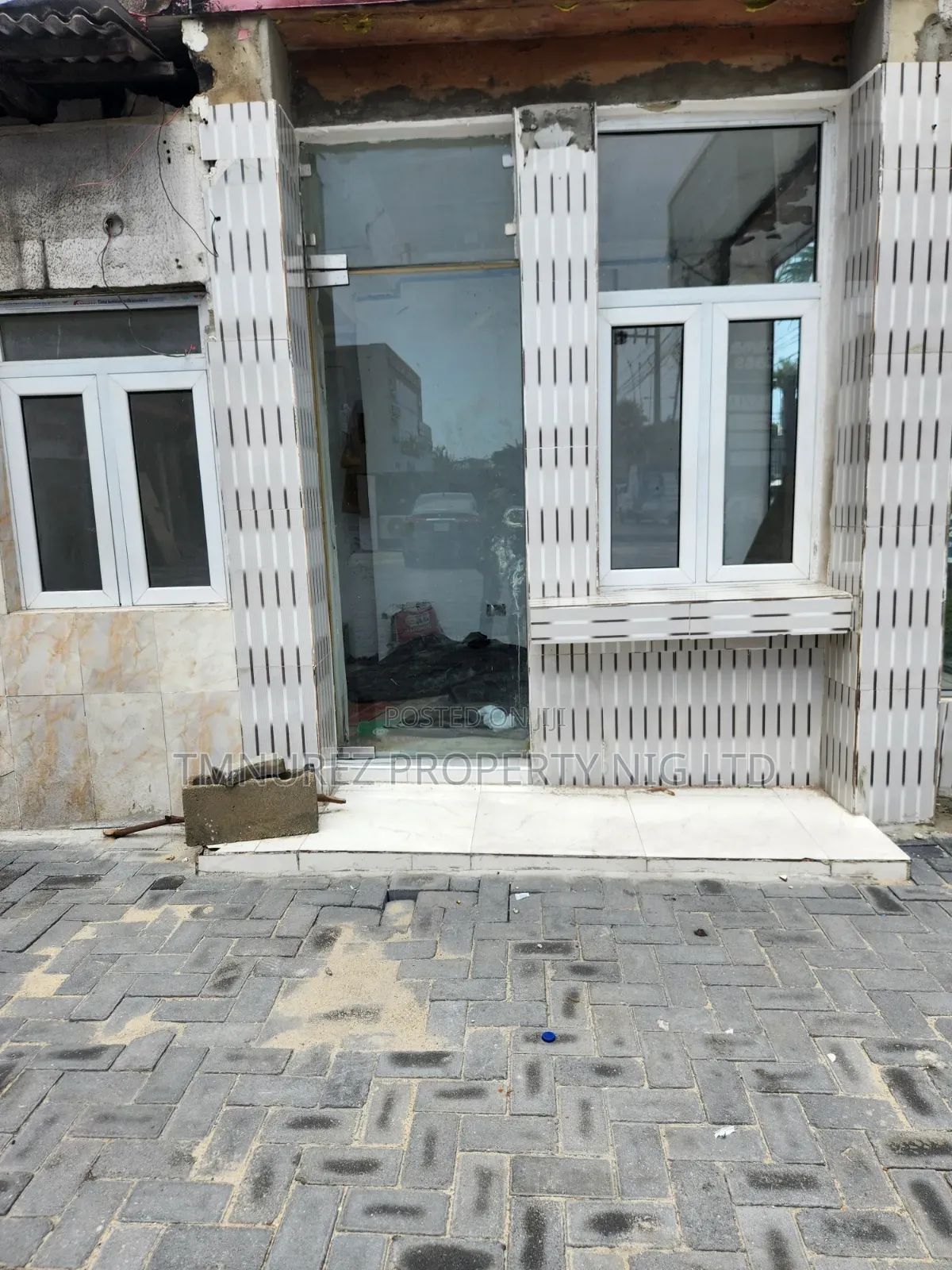 Shop for Rent at Vi in a Very Busy Road