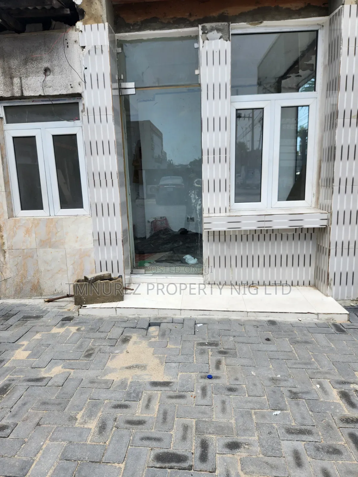 Shop for Rent at Vi in a Very Busy Road