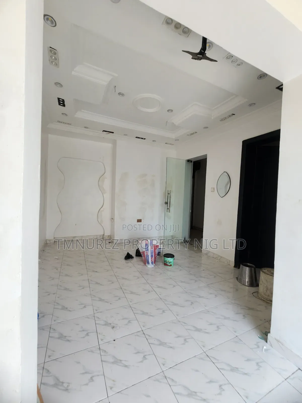 Showroom Shop for Rent in a Very Busy Road Lekki Phase1